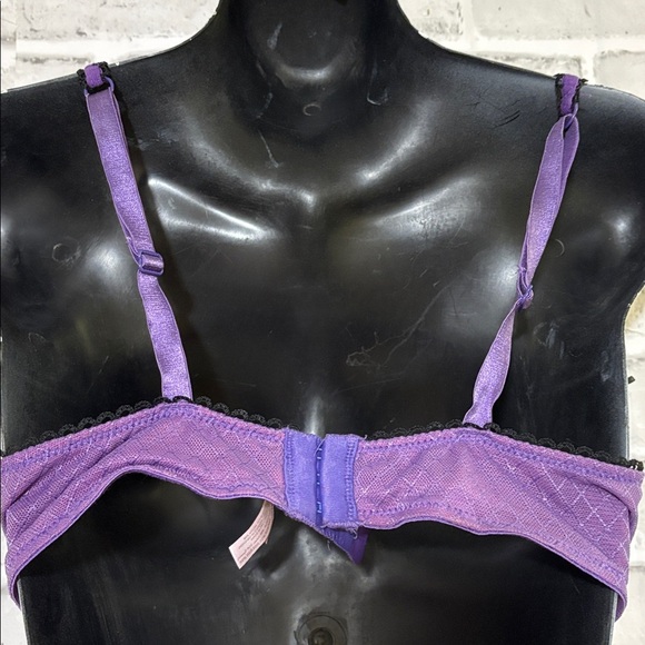 La Vie En Rose Violet underwire Bra with Lace Accents, 36D - Picture 5 of 9